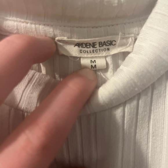 Sleeveless Ribbed White Top - Picture 2 of 3